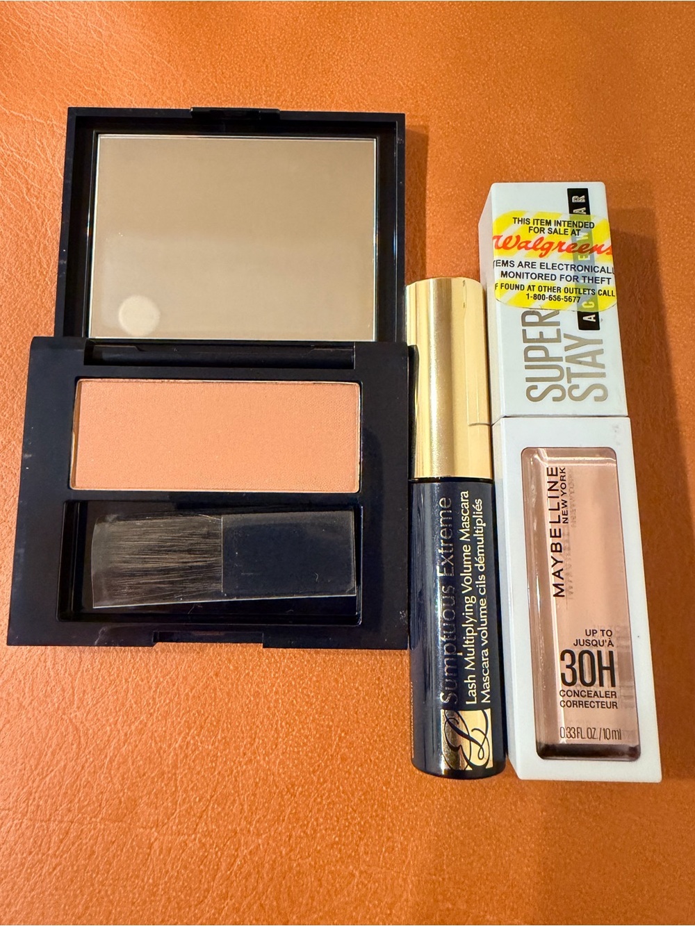 Makeup bundle - Picture 2 of 3